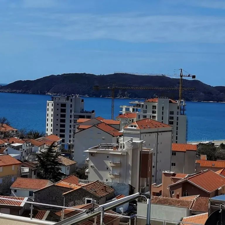 Stan posjeduje pogled na more
