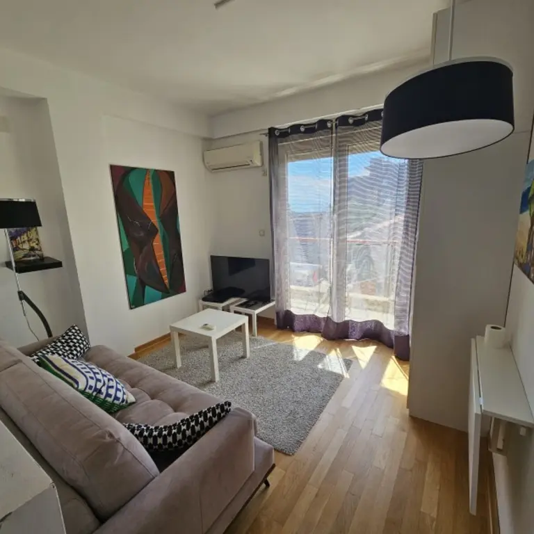 Jedan od postojeca dva studio apartmana