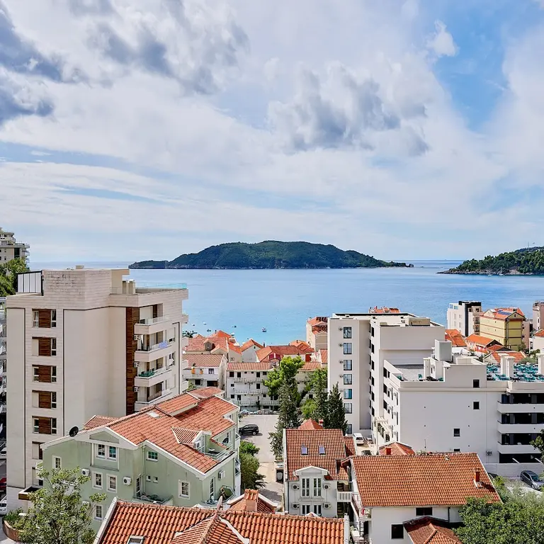 Stan posjeduje panoramski pogled na more