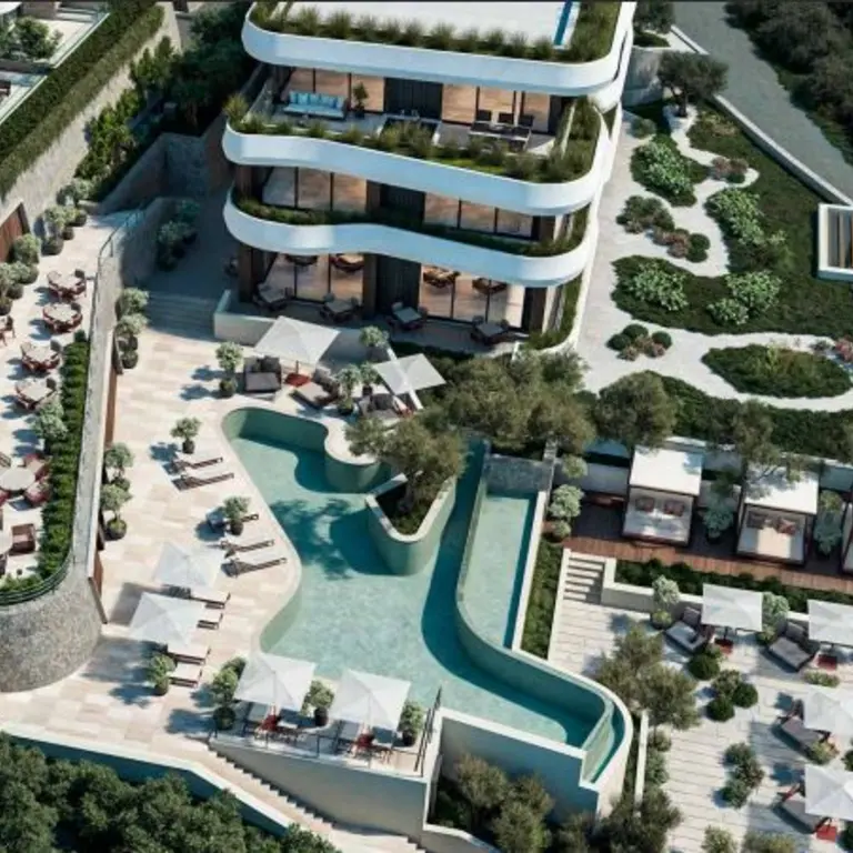U okviru kompleksa ce biti bazen, spa,hotel sa 5 zjhezdica....