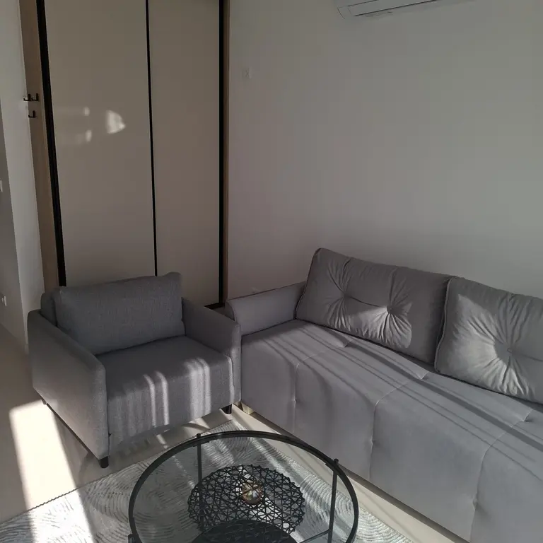Dnevni boravak posmatrano sa terase