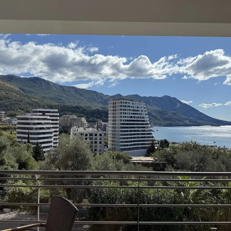 Stan posjeduje pogled na more