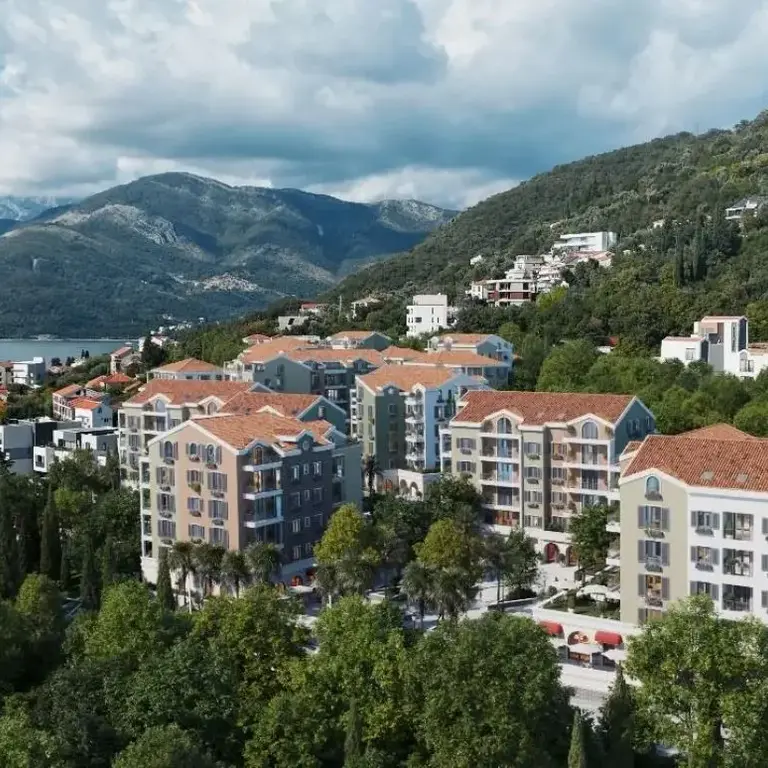 Kompleks se nalazi u Donjoj Lastvi