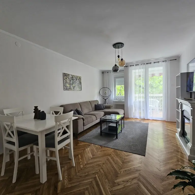 Dnevni boravak sa trpezarijom