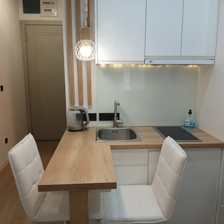 Kuhinja sa trpezarijom
