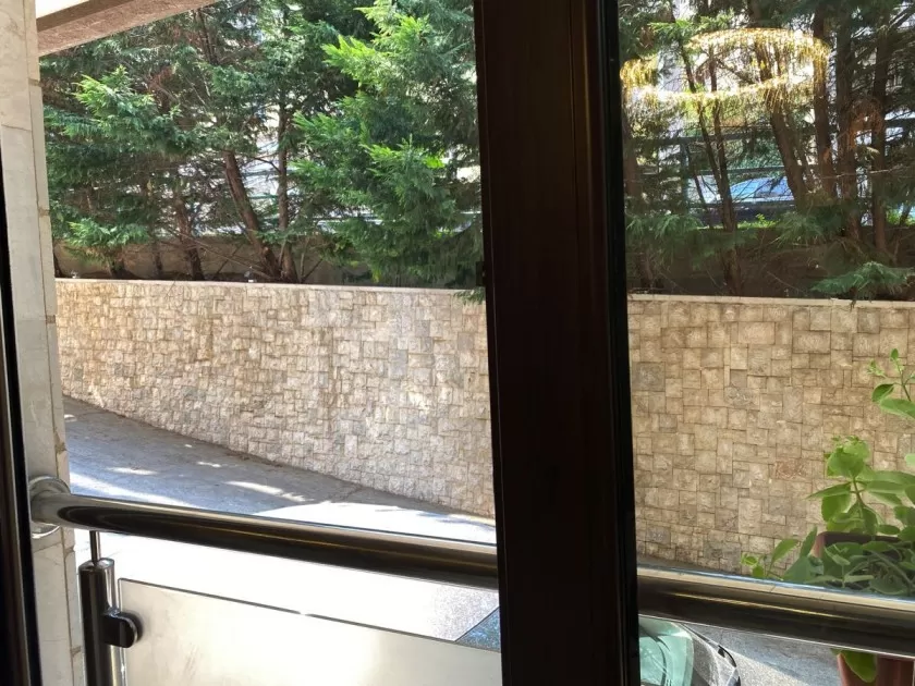 Studio posjeduje francuski balkon