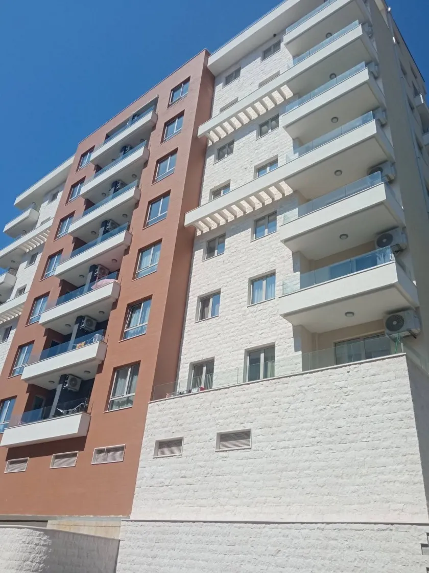 Zgrada se nalazi u zavrsnim unutrasnjim radovima