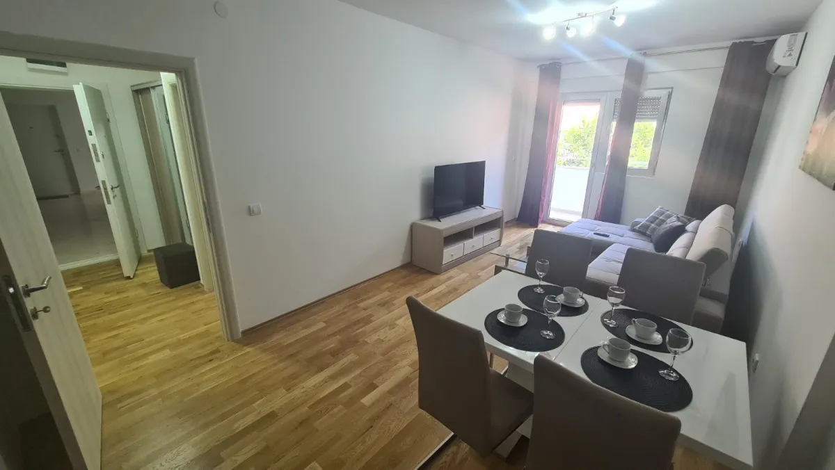 Dnevni boravak sa trpezarijom