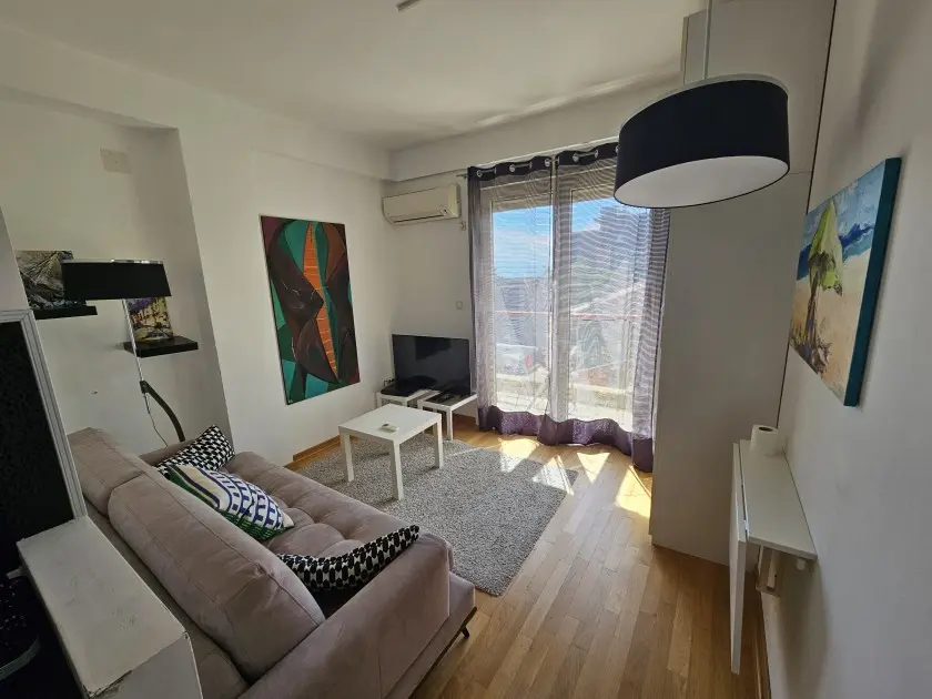 Jedan od postojeca dva studio apartmana