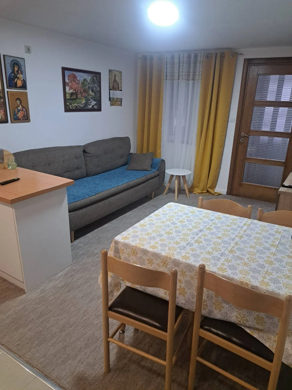 Dnevni boravak sa trpezarijom Dnevni boravak sa trpezarijom