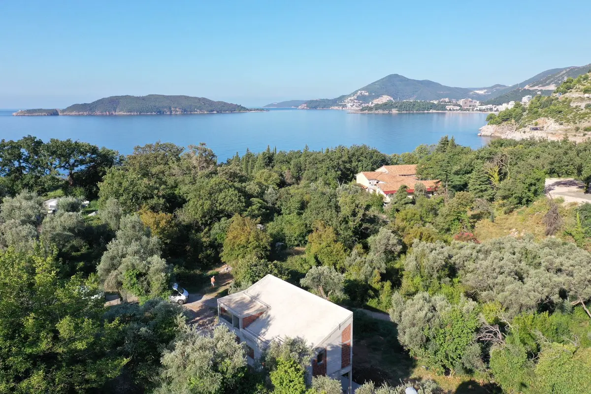 Zemljiste posjeduje pogled na more