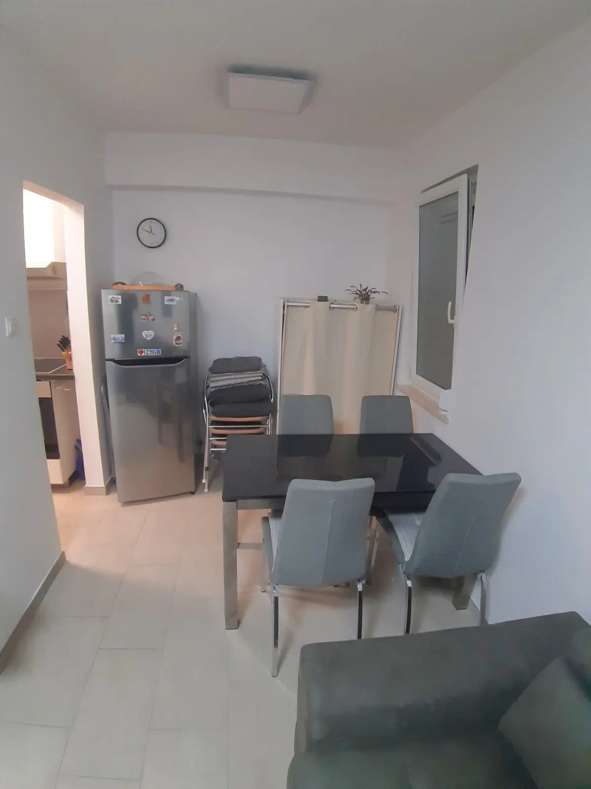 Dio dnevnog boravka sa trpezarijom