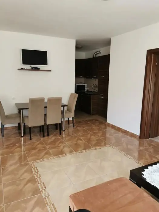 Dio dnevnog boravaka sa trpezarijom