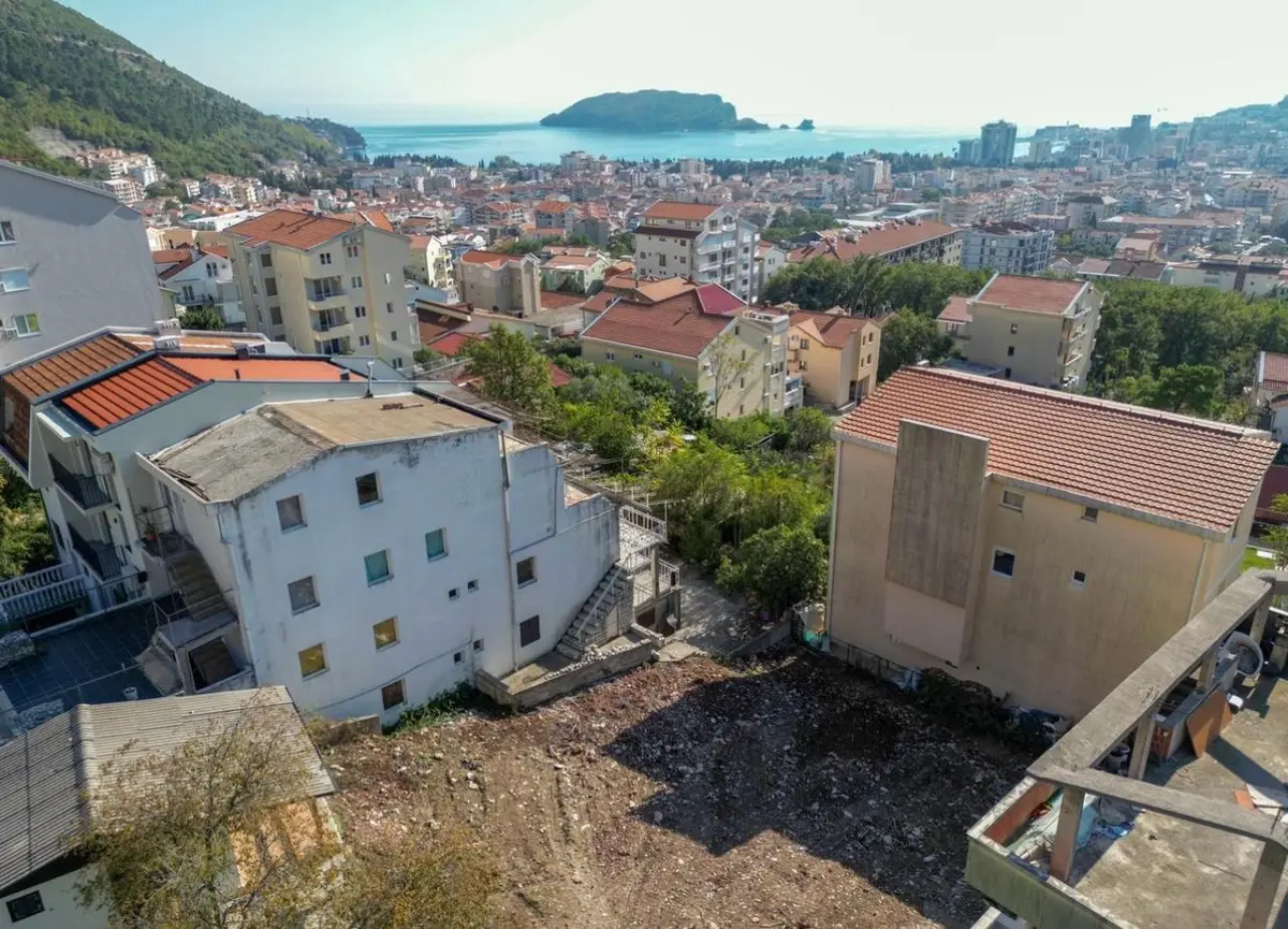 Posjeduje pogled na more