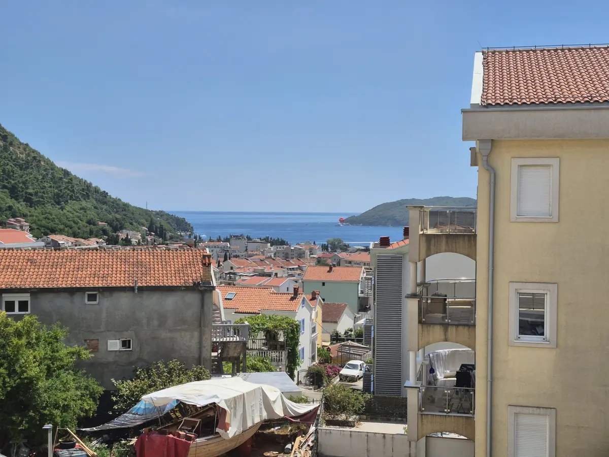 Stan posjeduje pogled na more
