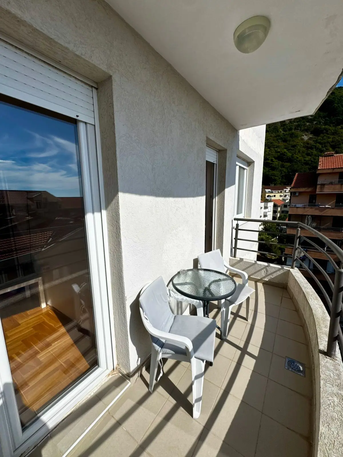 Stan posjeduje dvije terase