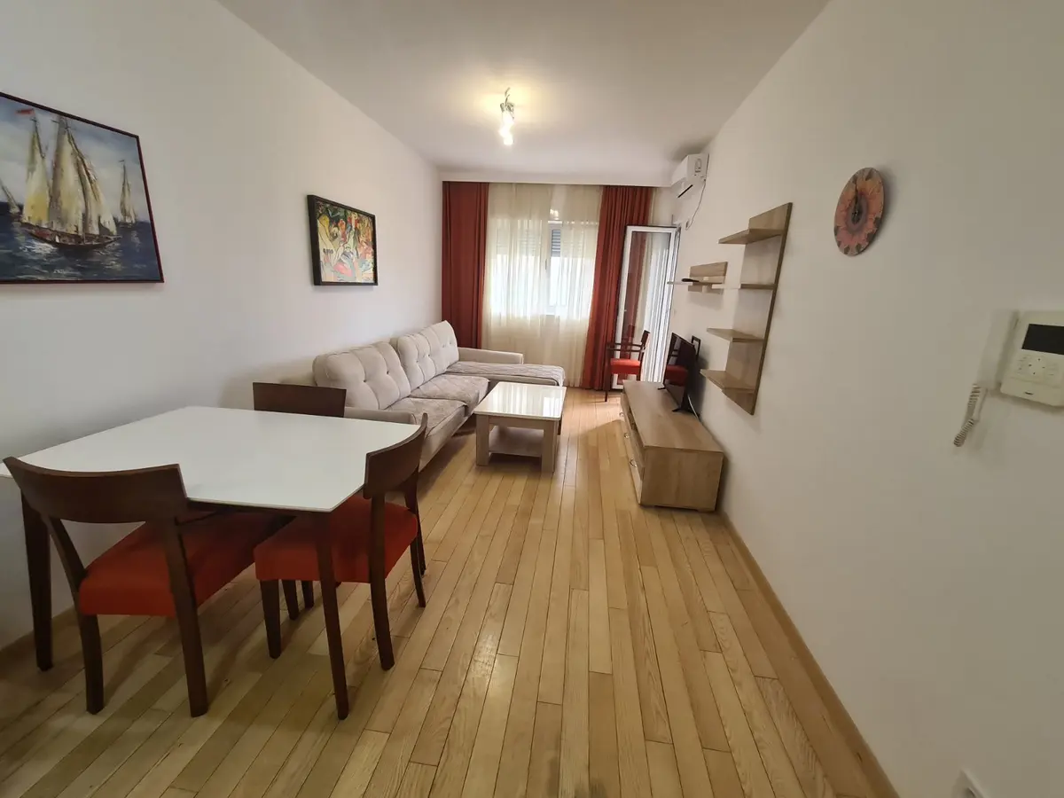 Dnevni boravak sa trpezarijom