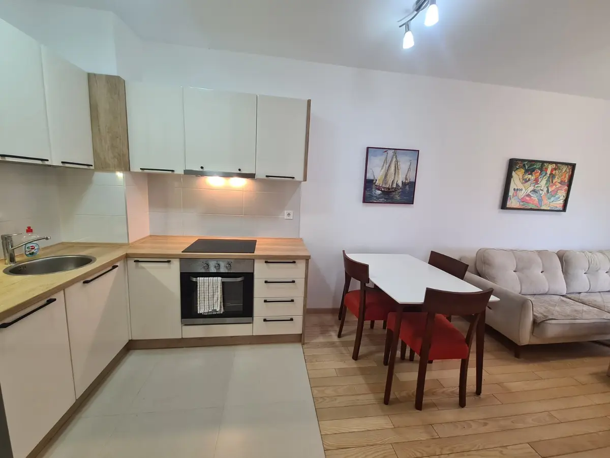 Kuhinja sa trpezarijom