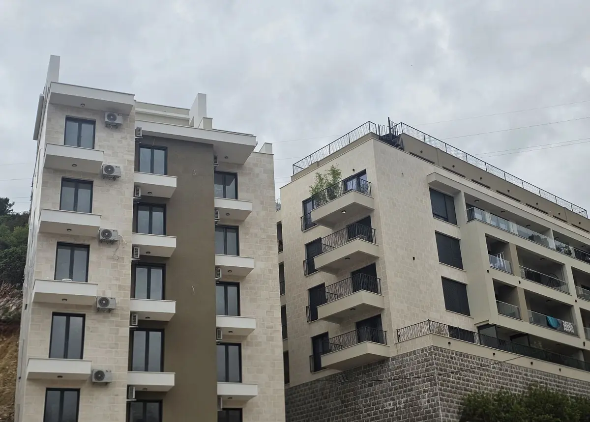 Spoljasnji izgled zgrade Spoljasnji izgled zgrade