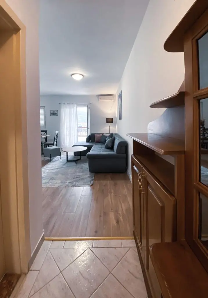 Hodnik i ulaz u stan