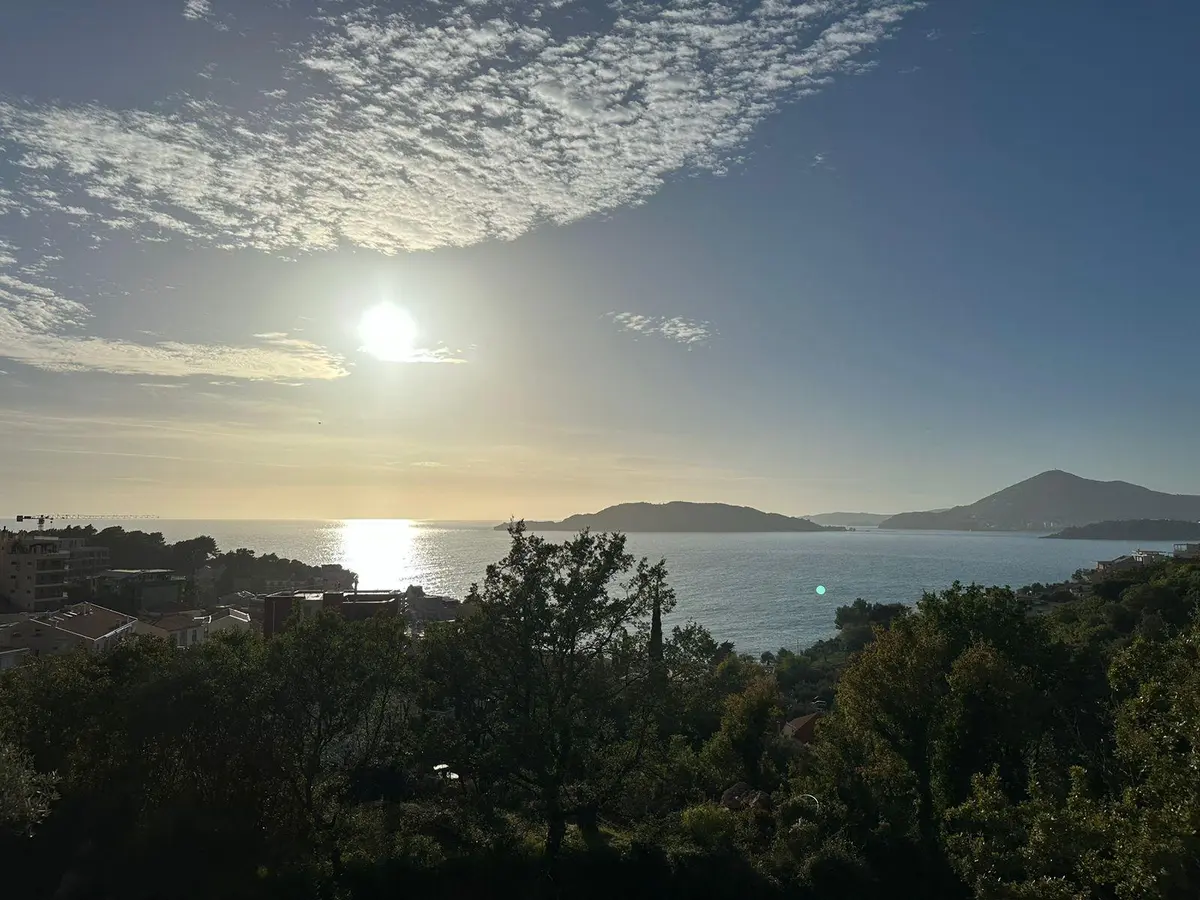 Stan posjeduje pogled na more