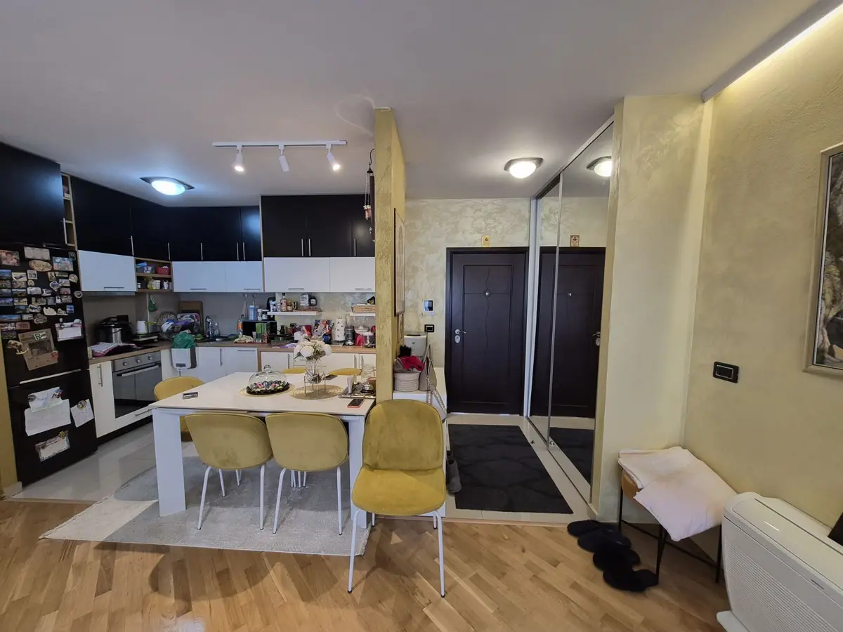 Kuhinja sa trpezarijom