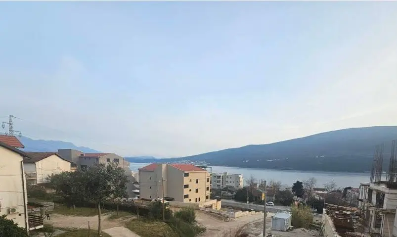 Stan posjeduje trajan pogled na more