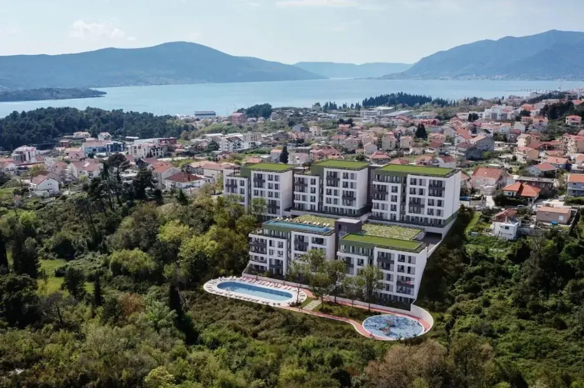 Kompleks ce posjedovati dva bazena