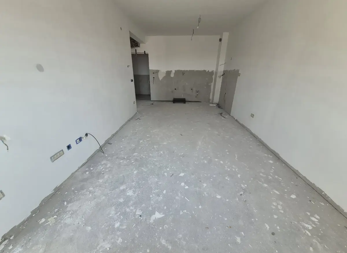 Dnevni boravak sa kuhinjom i trpezarijom