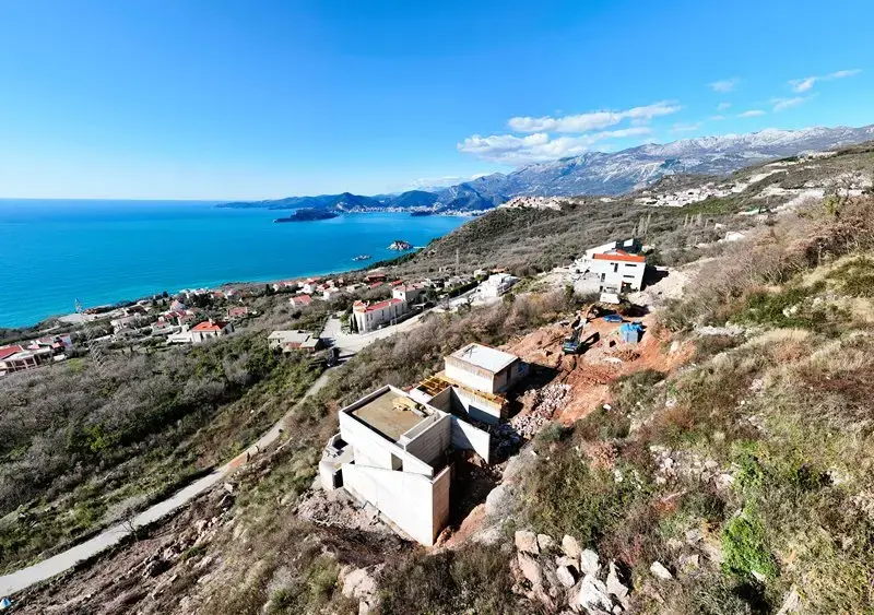 Sastoji se od sest katastarkih parcela
