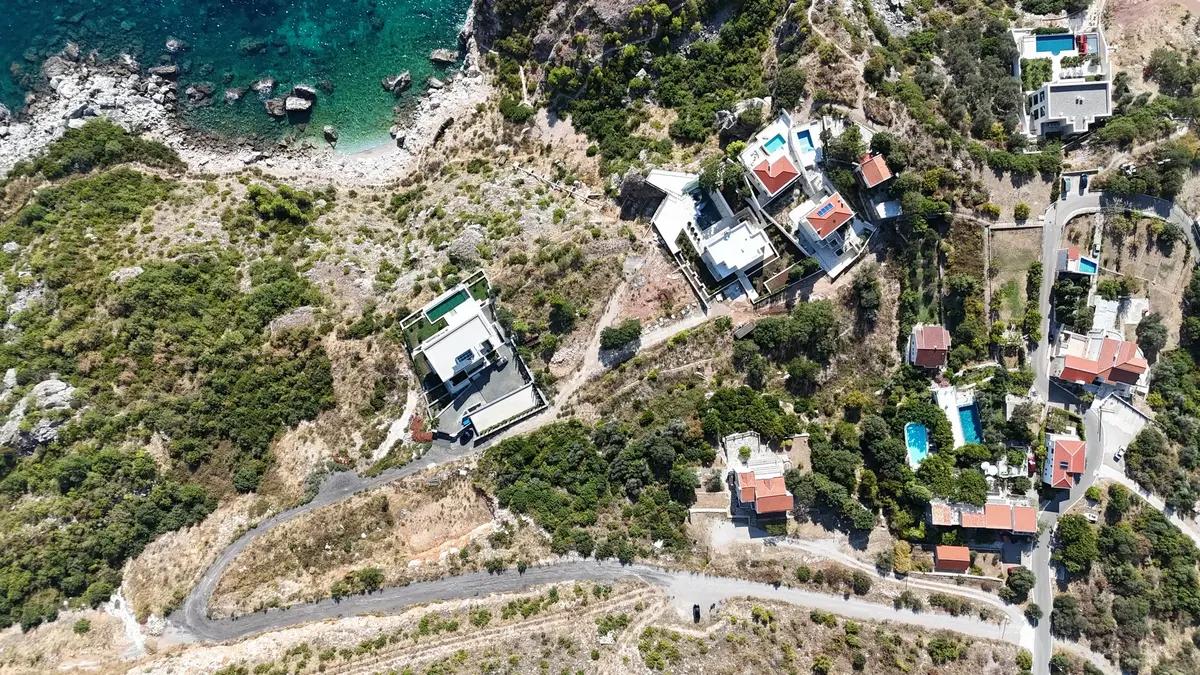 Zauzima povrsinu od 573m2