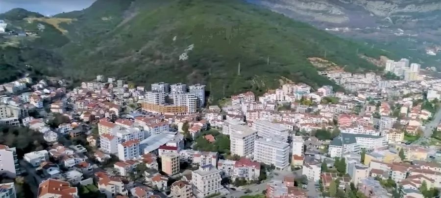 Zemljiste se nalazi  u naselju Dubovica lux