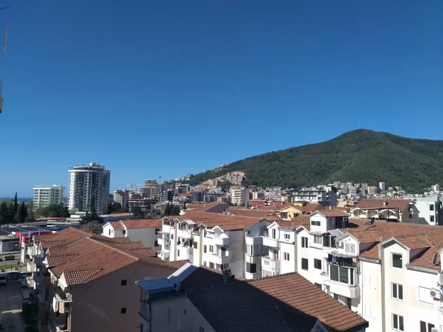 Stan posjeduje bocni pogled na more