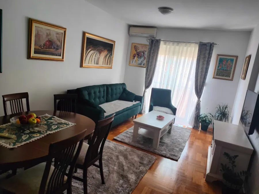 Dnevni boravak sa trpezarijiom
