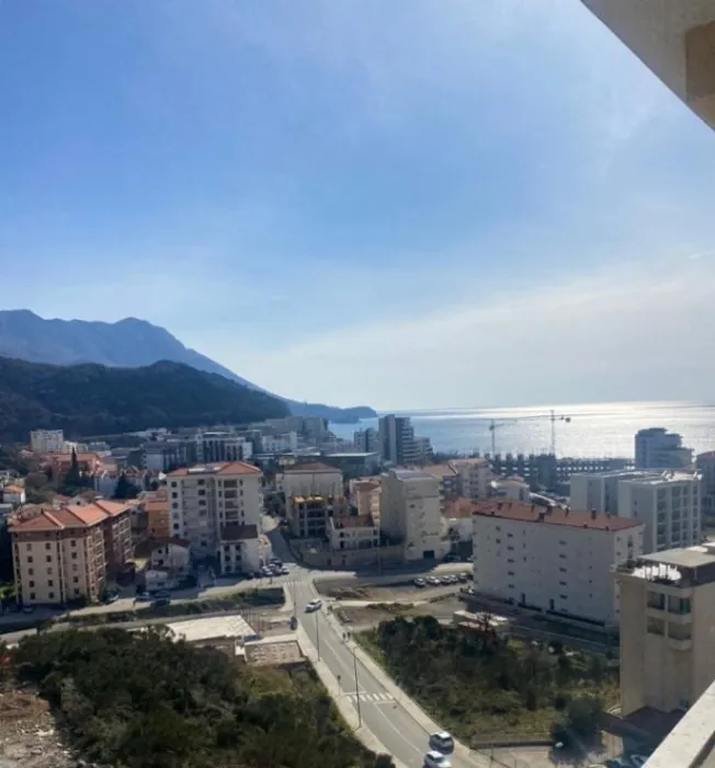 Stan posjeduje pogled na more iz dnevnog boravka