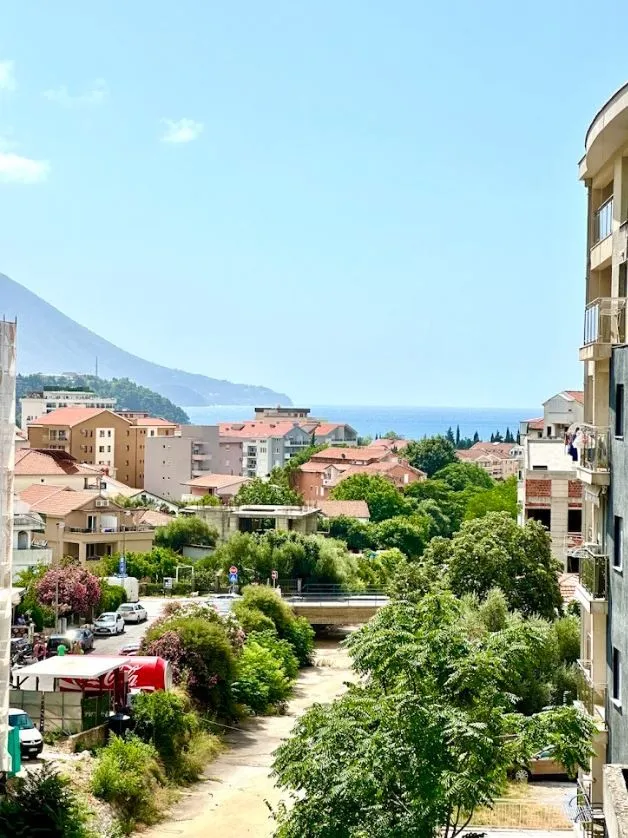 Stan posjeduje bocni pogled na more