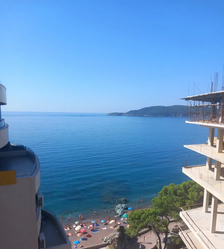 Stan posjeduje pogled na more