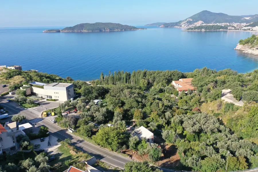 Zauzima povrsinu od 670m2 