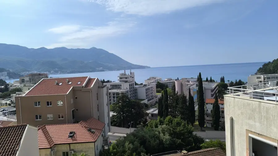 Pogled iz stana  sa sestog sprata